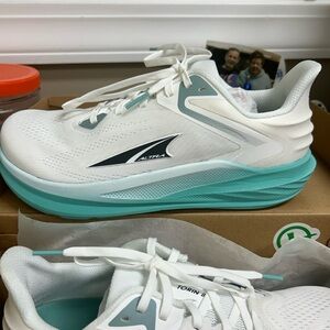 Altra White and Green Athletic Shoes with Cushioned Midsole